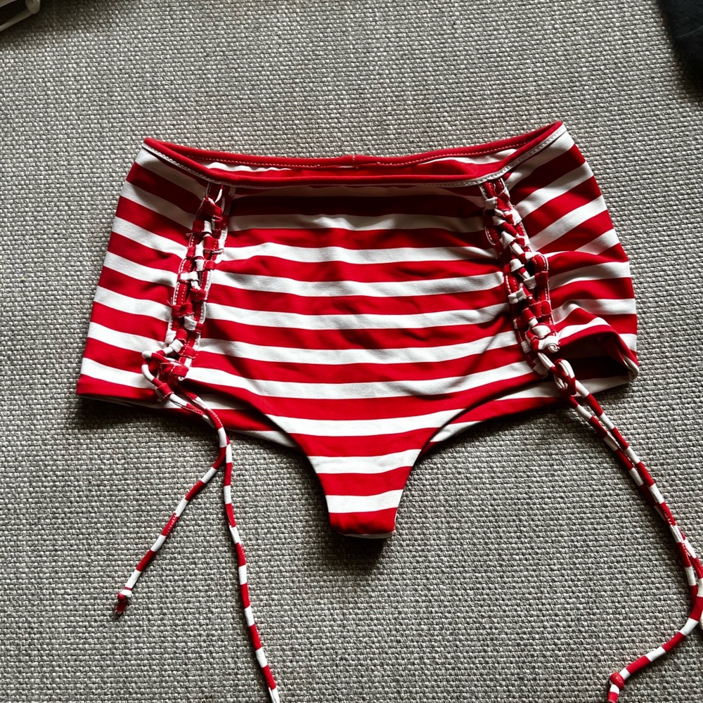 Indah Cheeky High-waist pin-up Style Bikini Bottom